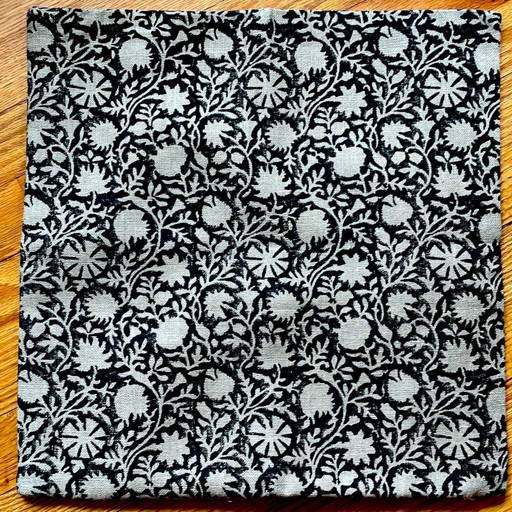 Brand New FABRITUAL Heavy LINEN BLOCK PRINTED 16x16 Pillow Cover Sham BLACK